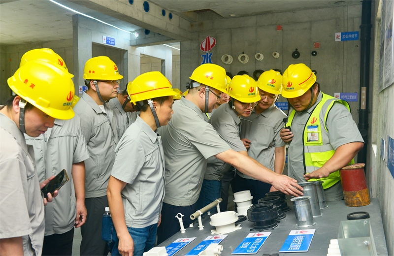 为进一步推进优质客户高效履约，提升交付品质、达成客户满意，2025年6月25日，天九娱乐建设集团在上海组织召开2025年越秀地产、华润置业客户履约推进会。